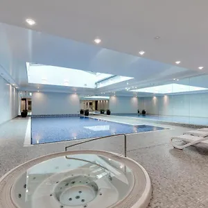 Апартаменты Waterlane Riverside - Spa, Pool, Gym & Parking By Downtown, Гданьск